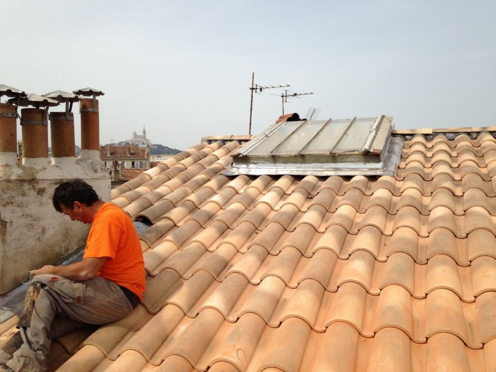 Réalisation de l'étanchéité autour de la cheminée Marseille 13006